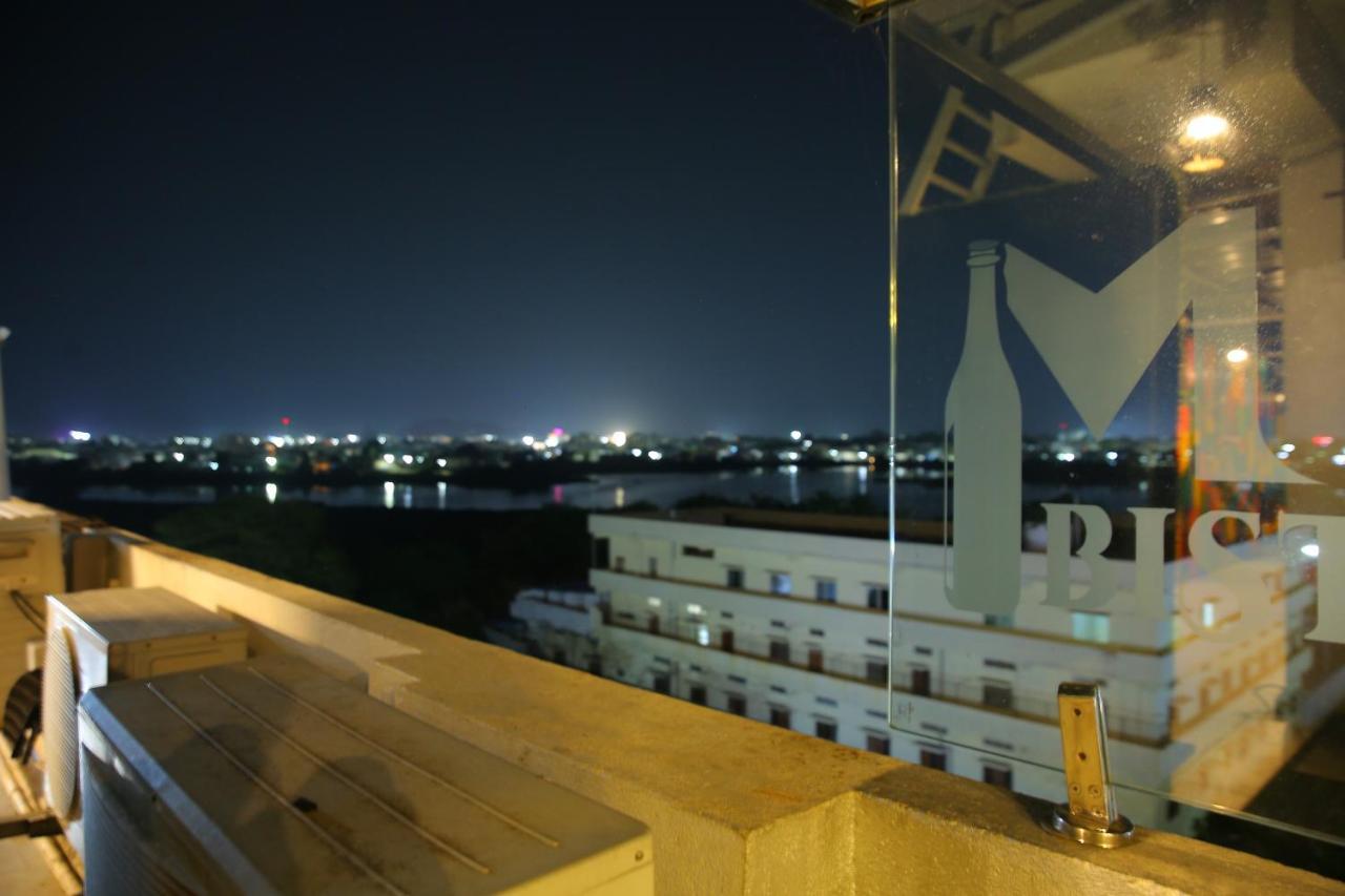 Hotel Maruthi Inn Nirmal  Bagian luar foto